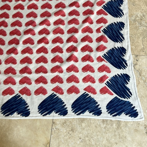 Lightweight summer spring scarf red white blue color hearts pattern 4th of July - Picture 4 of 4